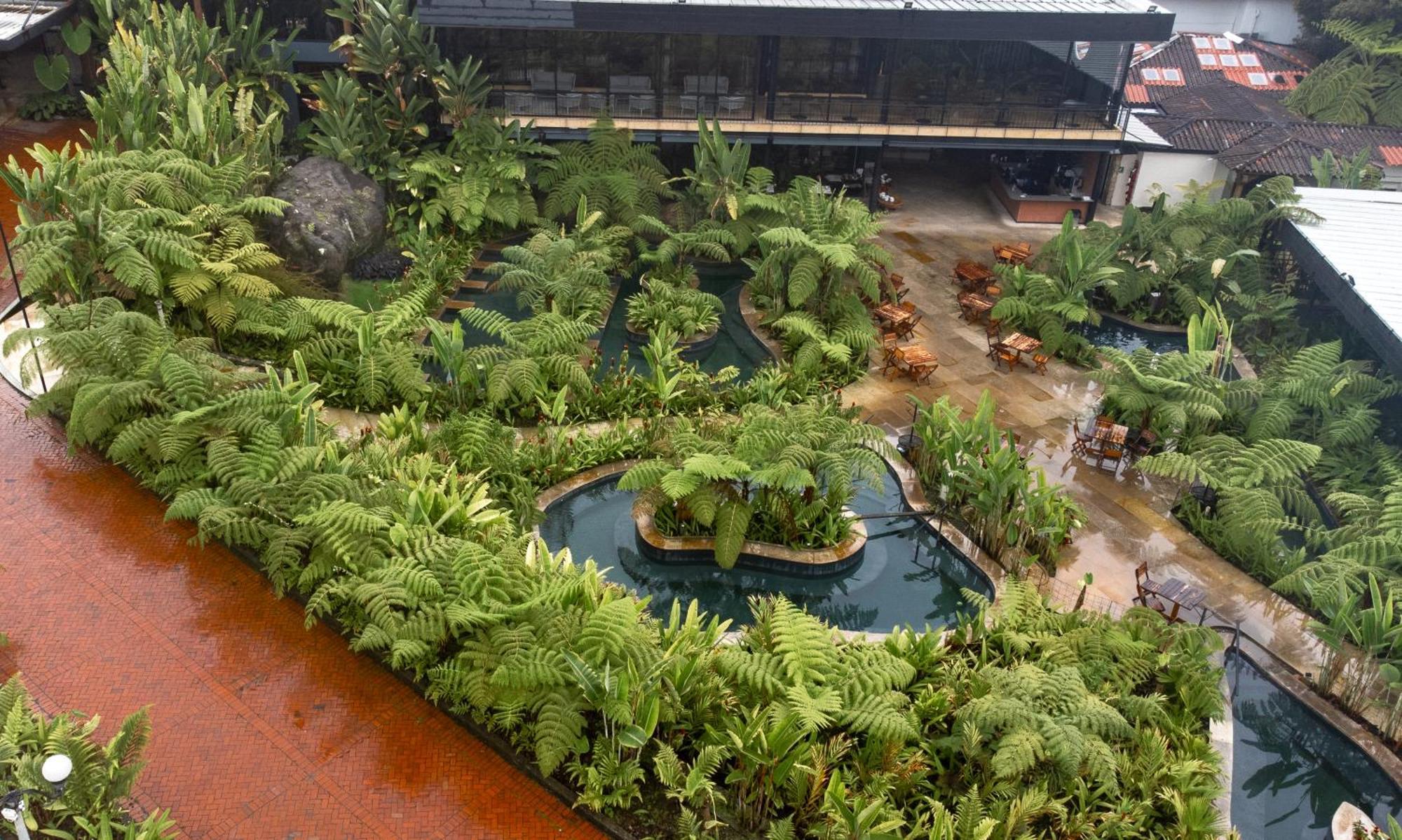 Hotel Termales El Otoño Manizales Exterior foto The interior of the National Museum of Natural History
