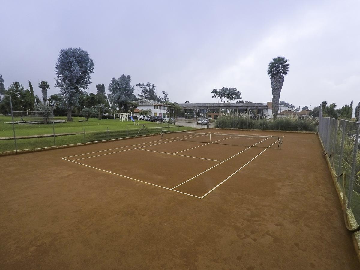 Hotel Termales El Otoño Manizales Exterior foto Tennis court at the University of California, San Diego